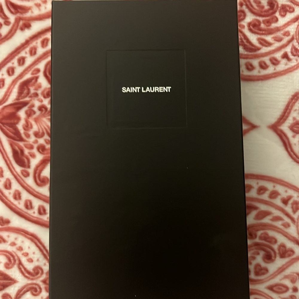 YSL Monogram Small Wallet on Chain in Grained Leather - Picture 2 of 9